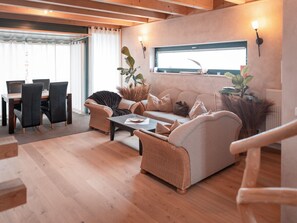 House | Living area - Haus Samoa With Private Terrace, Views (Viechtach)