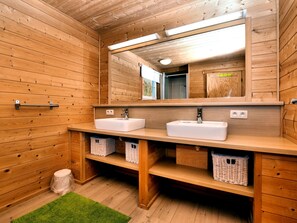 Villa | Bathroom