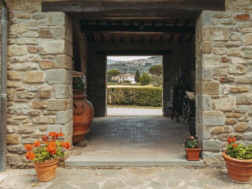 Farmhouse With Swimming Pool in Cortona