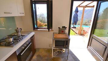 Casa | Cucina privata | Seggiolone, pentole/stoviglie/utensili