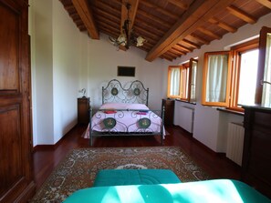 House | 2 bedrooms, individually furnished