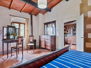 Huis | 3 slaapkamers, individueel gemeubileerd, beddengoed