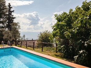 Casa | Piscina | Una piscina al aire libre