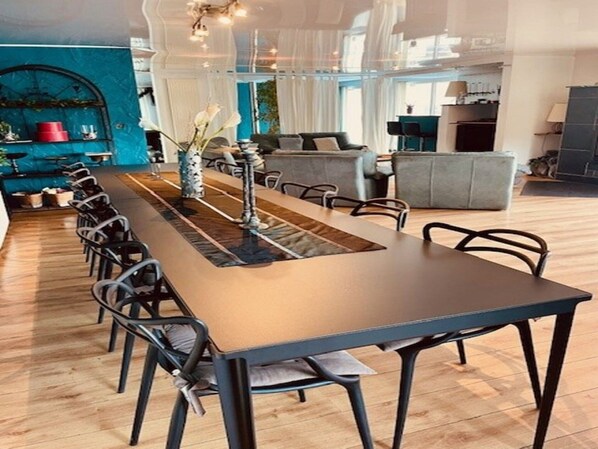House | Dining