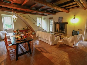 Dining - Holiday Home With Private Garden Near Lake Bolsena (Montefiascone)
