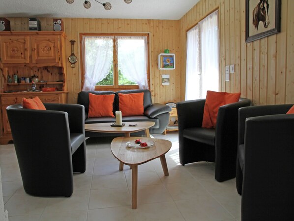 Chalet | Living area