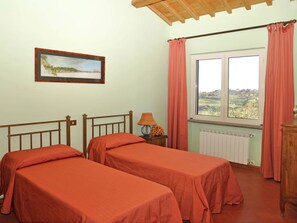 4 chambres, ameublement personnalisé, draps fournis
