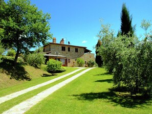 Exterior - Scenic Farmhouse With Pool (Citta della Pieve)