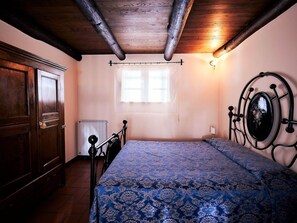 Casa | 1 habitación, muebles diferentes y ropa de cama 