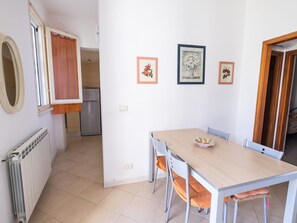 Dining - Lovely Home in Lido di Pomposa-Lido Degli Scacch near Beach (Comacchio)