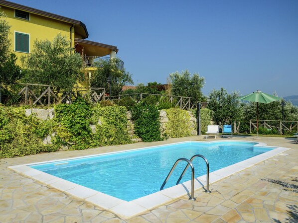 Outdoor pool - Comfortable Holiday Home in Torrecuso Italy With Pool (Torrecuso)