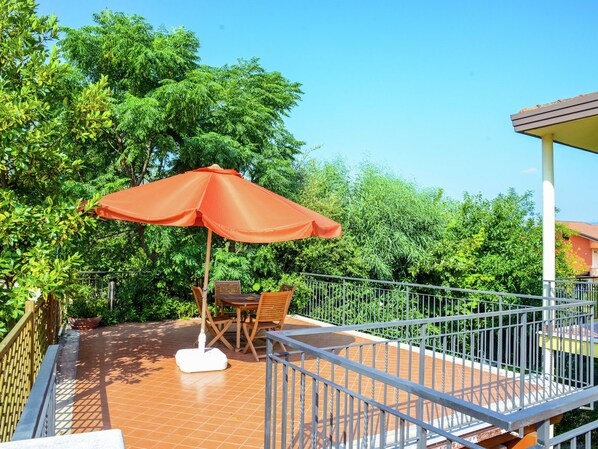 House | Balcony - Comfortable Holiday Home in Torrecuso Italy With Pool (Torrecuso)