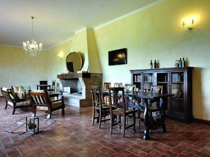 House | Dining - Charming Tuscan Farmhouse (Castel del Piano)
