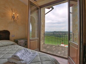 House | 2 bedrooms, individually furnished, bed sheets - Charming Tuscan Farmhouse (Castel del Piano)