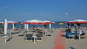 Exterior - Attractive Holiday Home in Lido di Volano near Beach (Comacchio)
