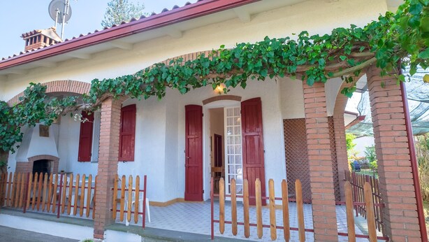 House | Exterior - Attractive Holiday Home in Lido di Volano near Beach (Comacchio)