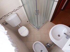 House | Bathroom | Shower - Attractive Holiday Home in Lido di Volano near Beach (Comacchio)