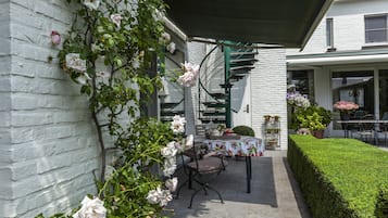 House | Exterior