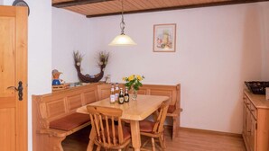 Dining - Beautiful Farmhouse Near the ski Area (Buchenbach)