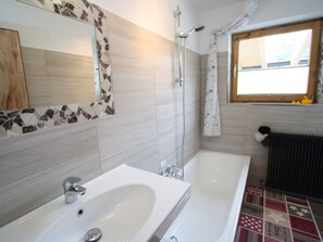 Apartment | Bathroom - Modern Apartment Near Lake in Maria Alm (Maria Alm am Steinernen Meer)