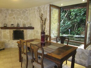 Villa | Dining - Attractive Greek House with Private Pool near Sea & City Center (Rethymno)