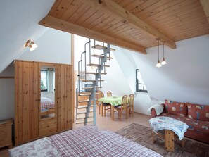 Living room - Modern Apartment in Unterwürschnitz Near Ski Area (Muhlental)