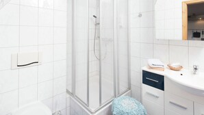 Shower, towels