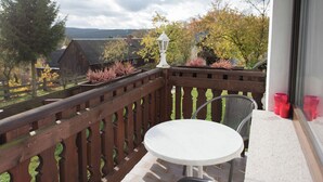 Balcony - Tranquil Holiday Home in Unterwürschnitz Saxony With Terrace (Muhlental)