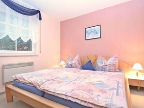 Apartment | 1 bedroom, individually furnished, bed sheets