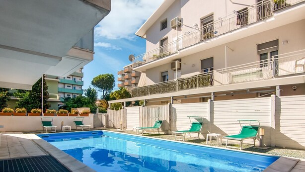 Outdoor pool - Premium Apartment in Rimini With Swimming Pool (Rimini)
