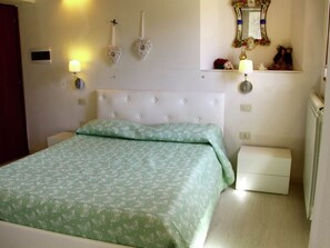 House | 2 bedrooms, individually furnished, bed sheets - Holiday Home in Tuscany With Pool & Garden (Vinci)