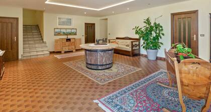 Belvilla by OYO Charming Apartment in Brez With TV