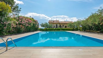 House | Pool | Outdoor pool