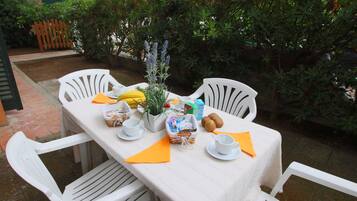 Apartment | Dining