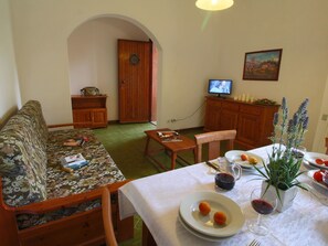 Apartment | Dining