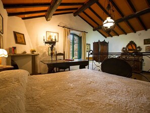 4 chambres, ameublement unique
