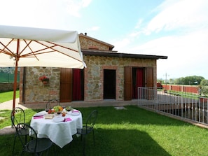 House | Dining - Belvilla by OYO Timo (Magione)