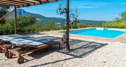 Belvilla by OYO Villa Carina