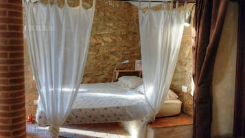 Rumah | 1 kamar tidur dan dilengkapi dengan perabotan berbeda-beda