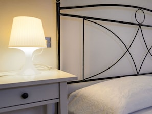 2 bedrooms, bed sheets