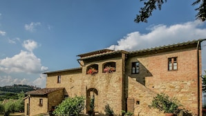 Unclassified image, 3 of 40, button - Farmhouse Montepulciano Near Vineyards Pool (Montepulciano)