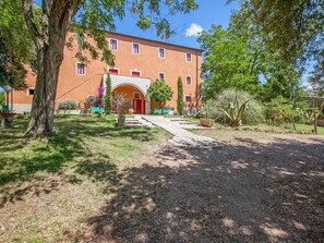 Exterior - Farmhouse in Montescudaio with Shared Pool near Sea & Park (Montescudaio)