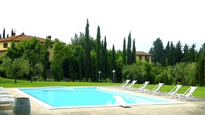 Outdoor pool - Beautiful Villa in Lari With Swimming Pool (Casciana Terme Lari)