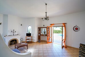 Living room - Modern Villa With a Private Pool (Loulé)