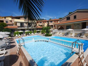 Appartement | Zwembad | Een buitenzwembad