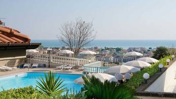 Apartment | Pool | Outdoor pool