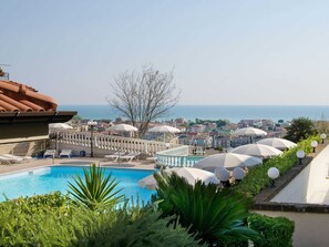 Apartemen | Kolam renang | Kolam renang outdoor