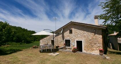 Vintage Cottage in Roccamorice With Garden