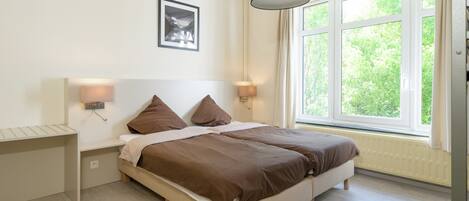 House | 5 bedrooms, individually furnished