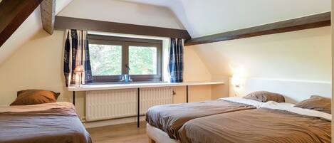 House | 5 bedrooms, individually furnished